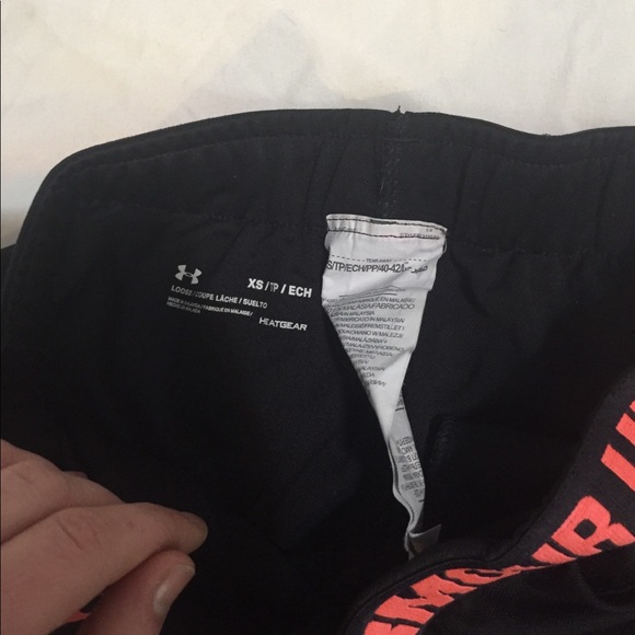 Under armour shorts loose fit - Picture 2 of 2